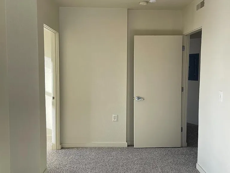 Unit Photo