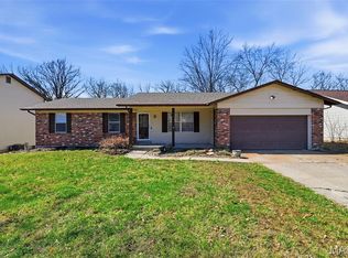 424 Morningside Dr, Saint Peters, MO 63376