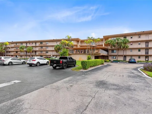 9300 SW 8th Street #422, Boca Raton, FL 33428