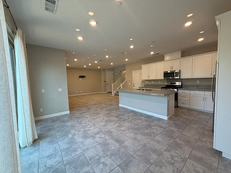 10110 Hercules Way — Photo 38