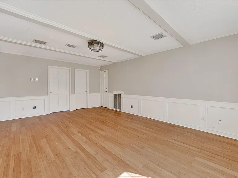 11302 Hylander Dr — Photo 25
