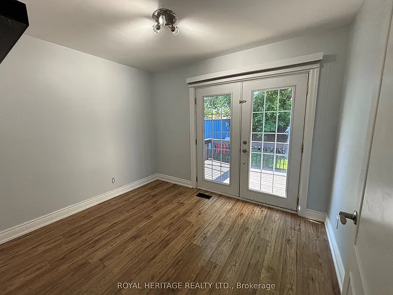 81 Eringate Dr #MAIN FLOOR — Photo 15
