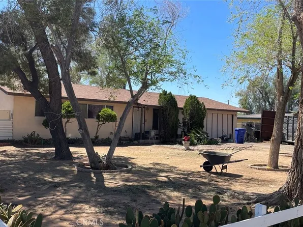 21975 Mohican Ave, Apple Valley, CA 92307