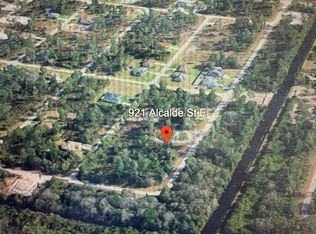 921 Alcalde St E, Lehigh Acres, FL 33974