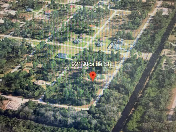 921 Alcalde St E, Lehigh Acres, FL 33974