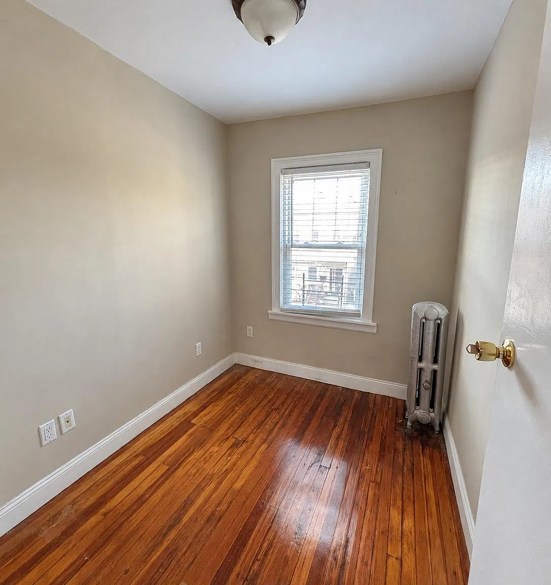 2 bed, 1.0 bath, 1406 sqft, $2,500 — Photo 3