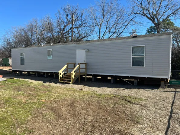 1924 Lake Crest Ln, Denton, TX 76208