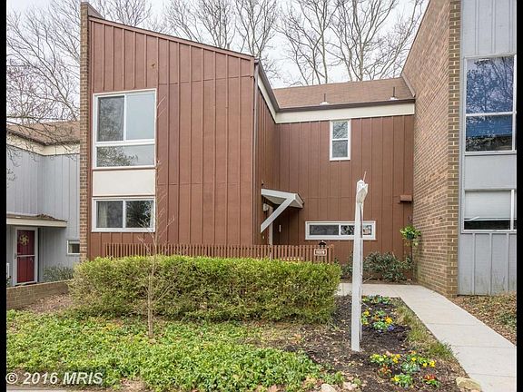 SPACIOUS 3 BDR TOWN-HOME!