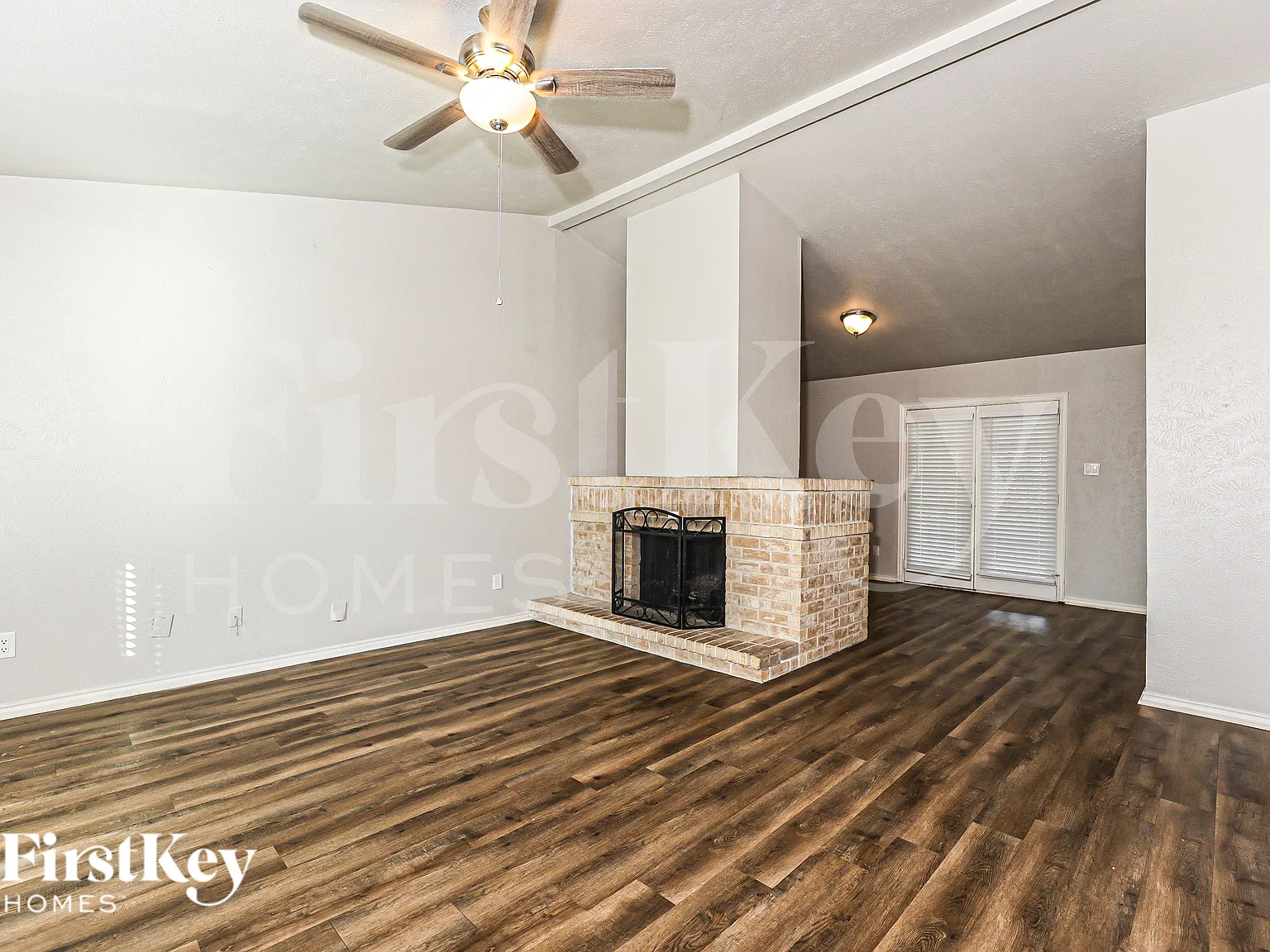 3 bed, 2.0 bath, 1539 sqft, $1,865 — Photo 3