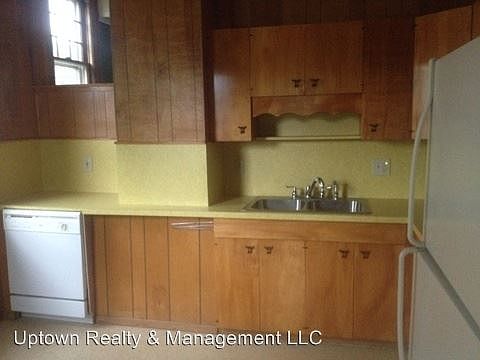 3rd image of 1548 Van Buren Ave