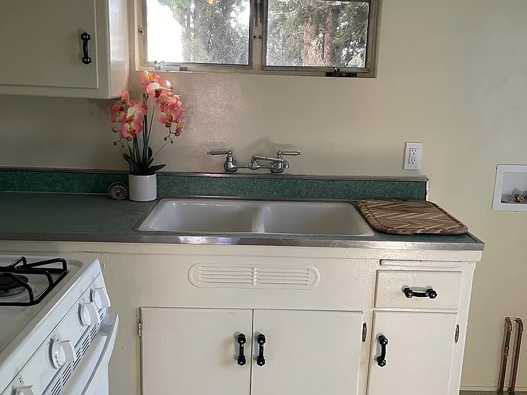 1431 N Allen Ave — Photo 11