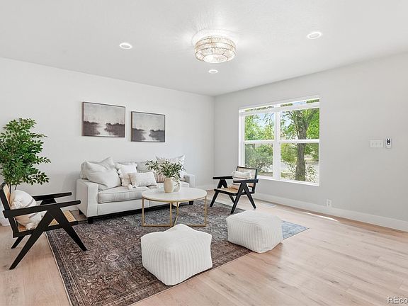 2nd image of 900 Garfield Avenue