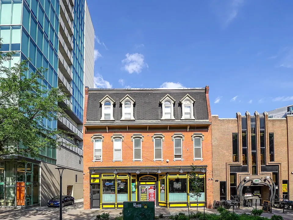 118 1/2 S Dubuque St #10