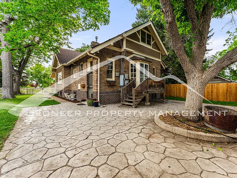 2324 Stuart St — Photo 25