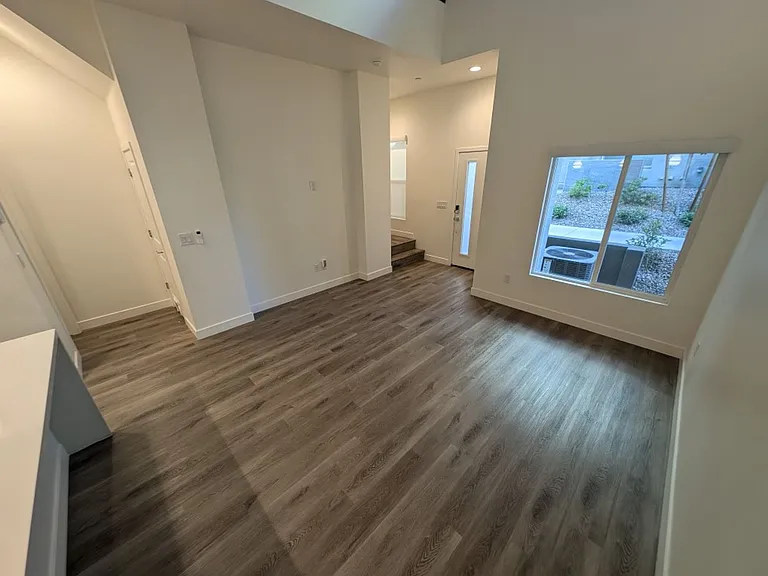 1151 Blossom Point St — Photo 5