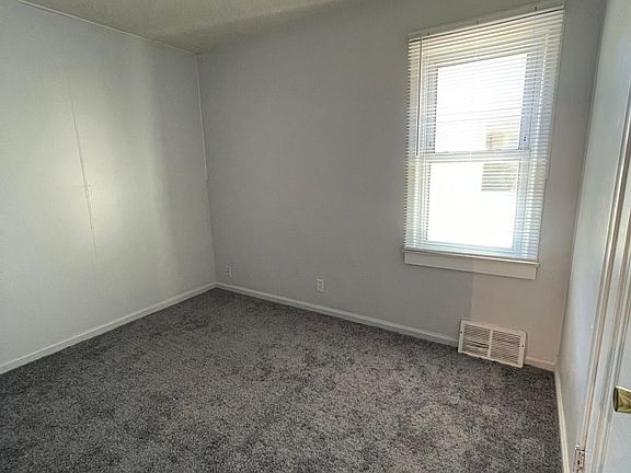 3rd image of 25917 McDonald St