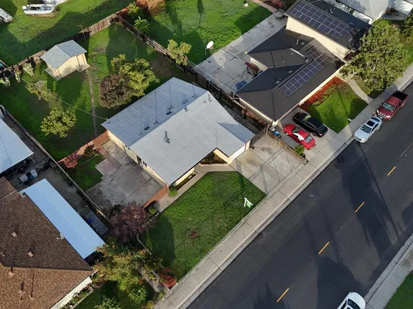 16039 Cambridge Dr, Lathrop, CA 95330