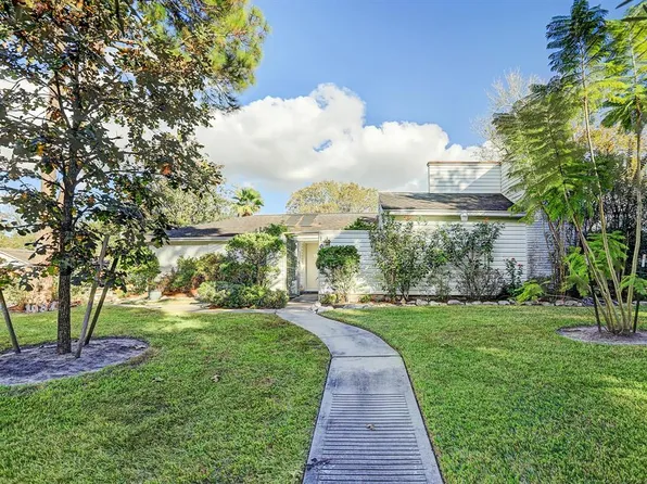 10819 Burdine St, Houston, TX 77096