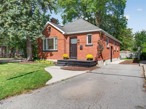 229 Park St, Kingston, ON K7L 1K4
