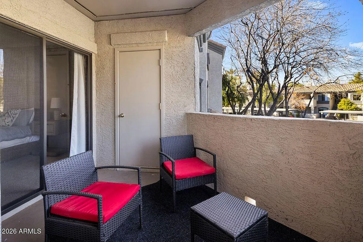 2 bed, 2.0 bath, 1147 sqft, $2,800 — Photo 3
