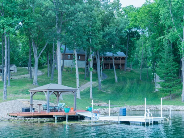 171 Elmwood Ct, Dahinda, IL 61428