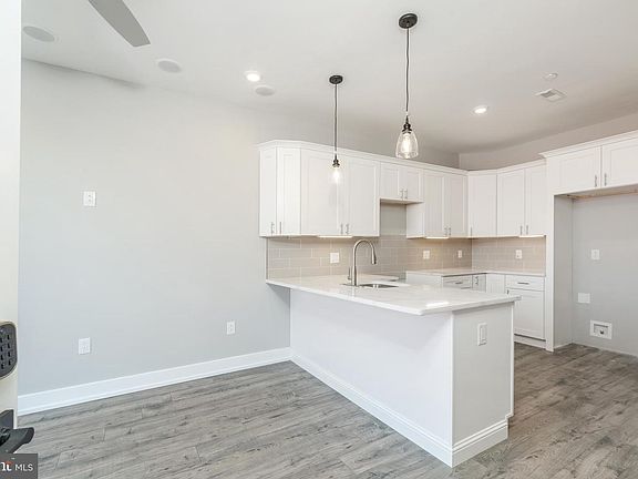 3rd image of 2344 N 9th St Unit 1