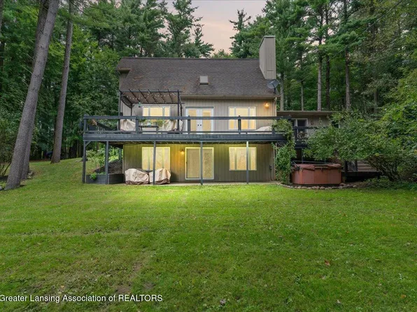 8471 Clark Rd, East Lansing, MI 48823