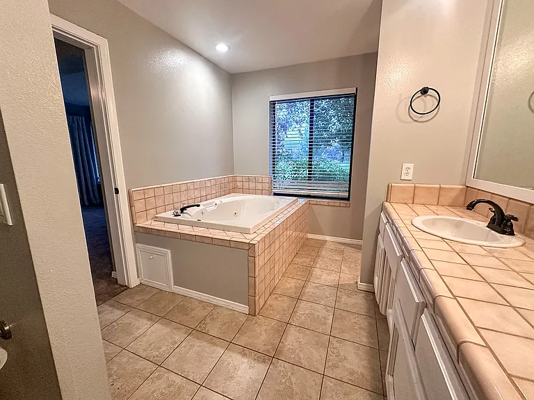 23891 Shoreline Ct — Photo 6