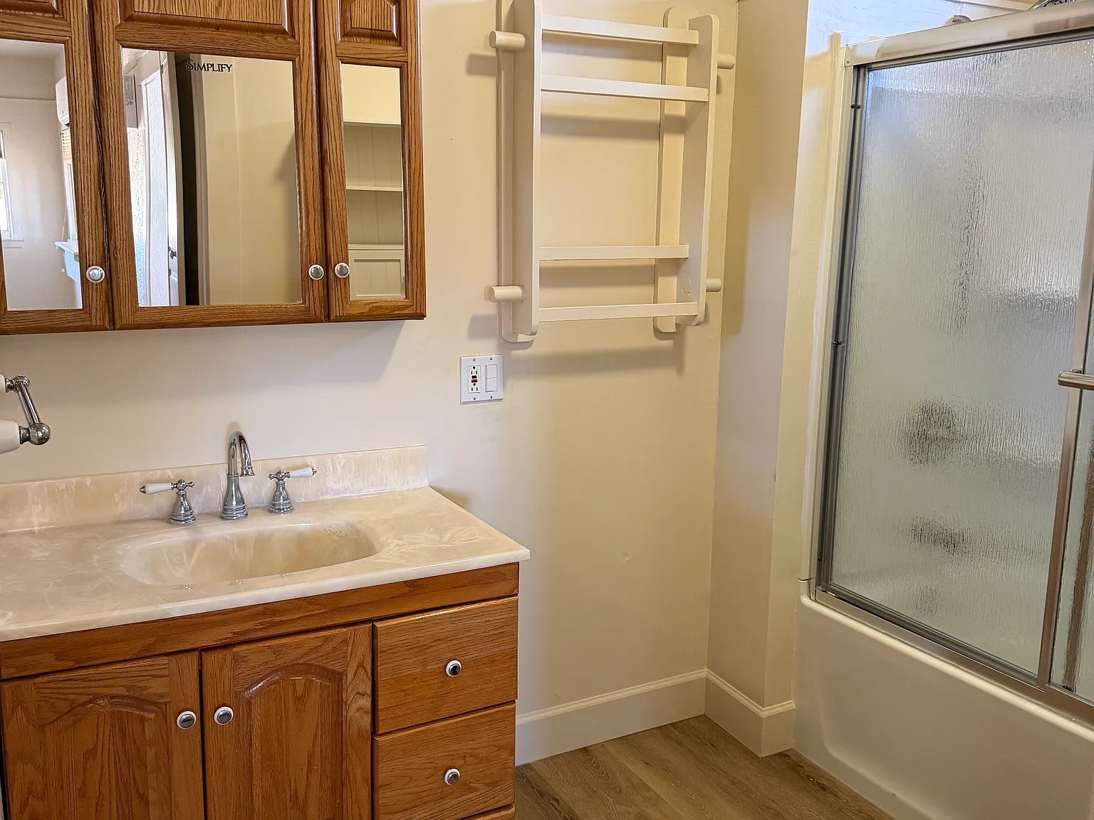 2 bed, 1234 sqft, $2,100 — Photo 3