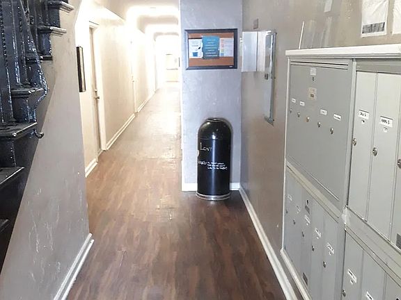 2nd image of 4234 Montclair St APT 203