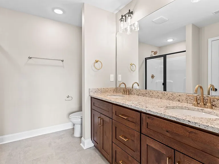 243 Susan Lynn Dr — Photo 17
