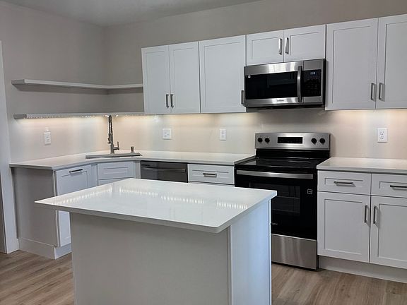 2nd image of 40 Spring Street Ext