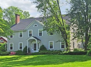 50 Town Cocks Ln, Locust Valley, NY 11560