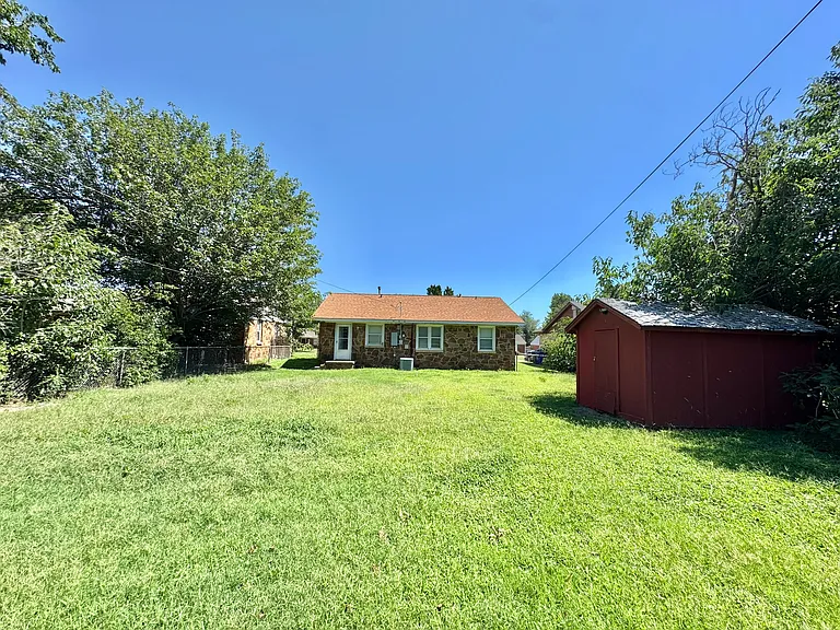252 E Coe Dr — Photo 28