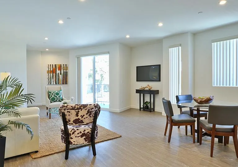 12700 Moorpark St #301 — Photo 3