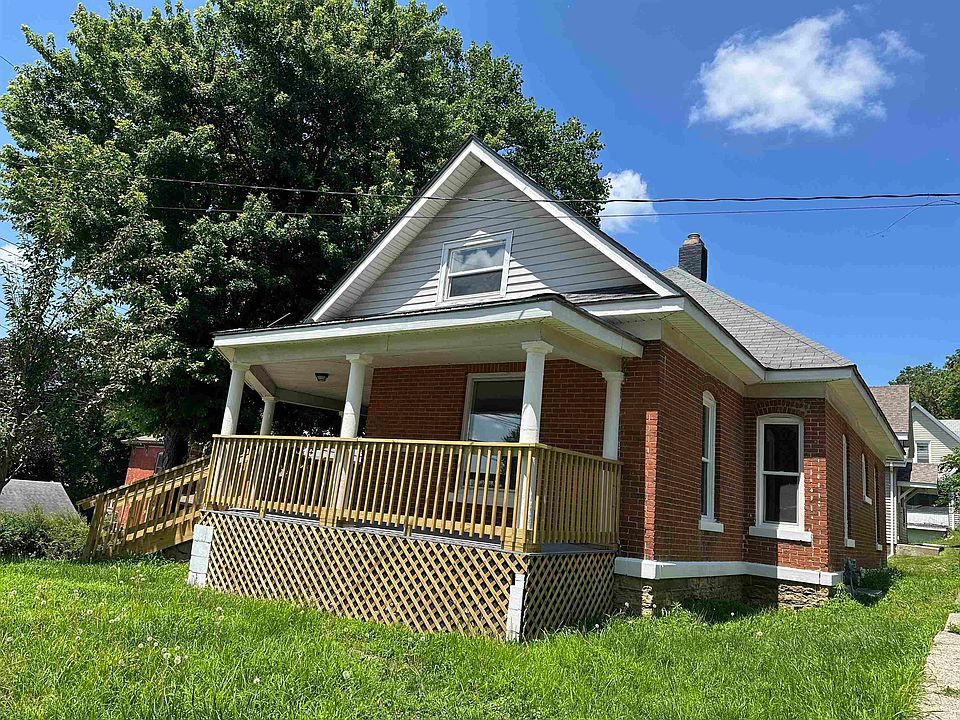 1st image of 202 Clay St