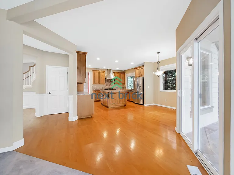 16602 SE 24th St — Photo 8