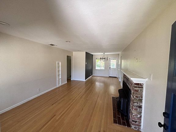 5th image of 1110 Sherburn Ave