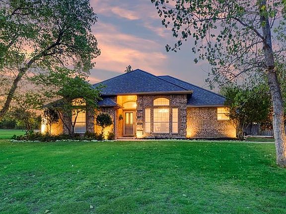 2nd image of 103 Crested Butte Ct
