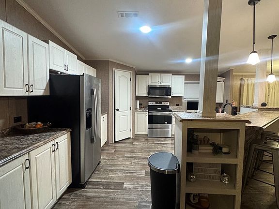 4th image of 4009 Brook Ave