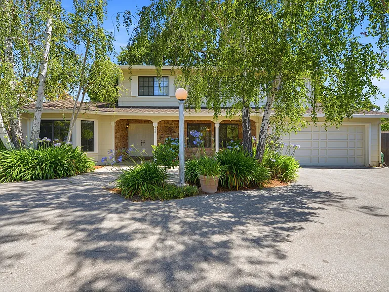 450 Marion Ave — Photo 1