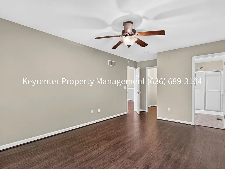 411 Angelique Pl — Photo 23