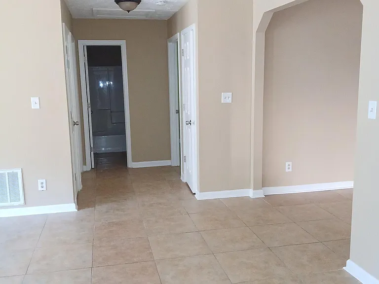 194 Antebellum Ct — Photo 9
