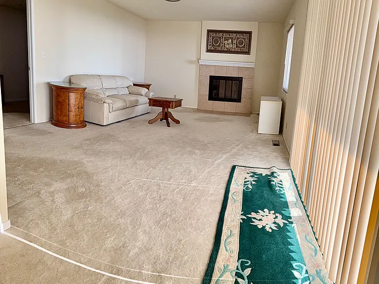 389 Crestmont Dr #B — Photo 2