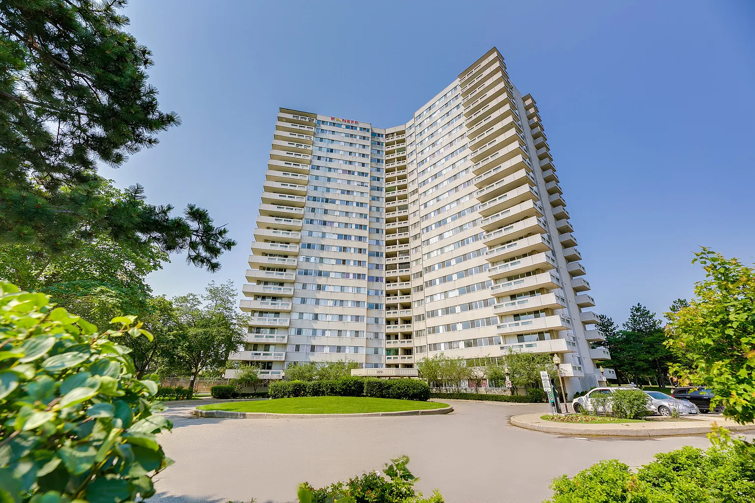 220 Steeles Ave W #1214722 photo 1