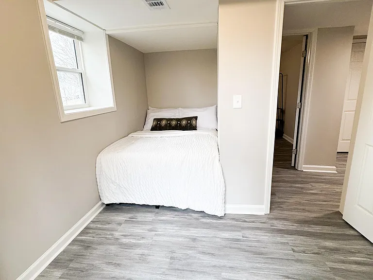 Grange Dr SE — Photo 1
