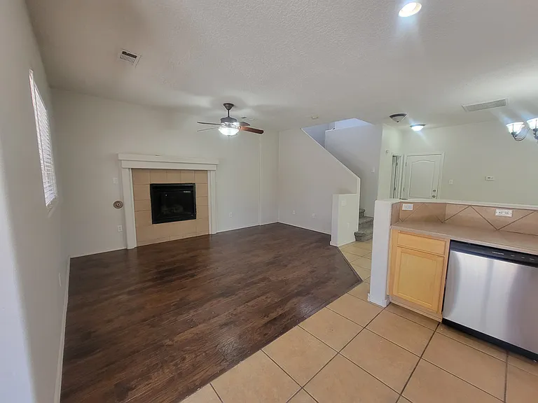 2202 Margarita Dr SE — Photo 16