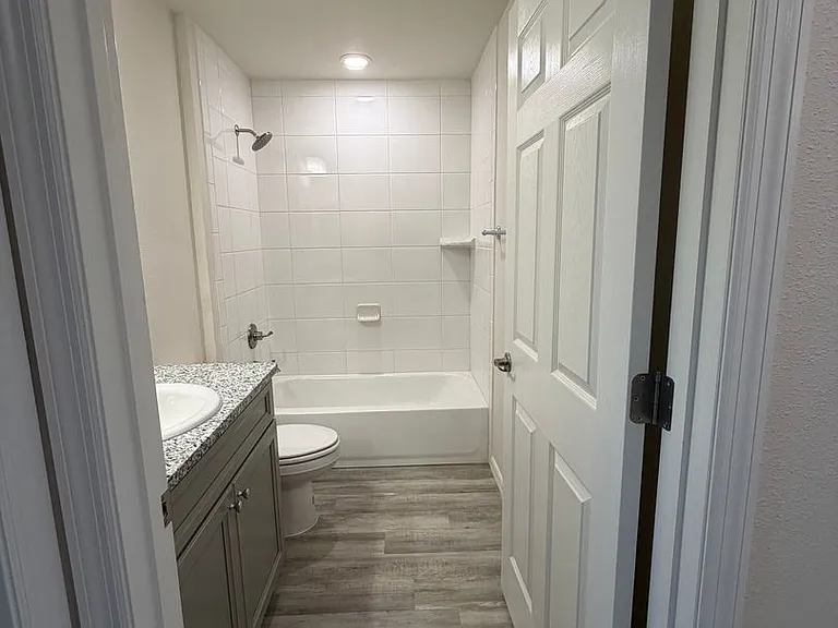 678 W Walkertown Dr — Photo 37