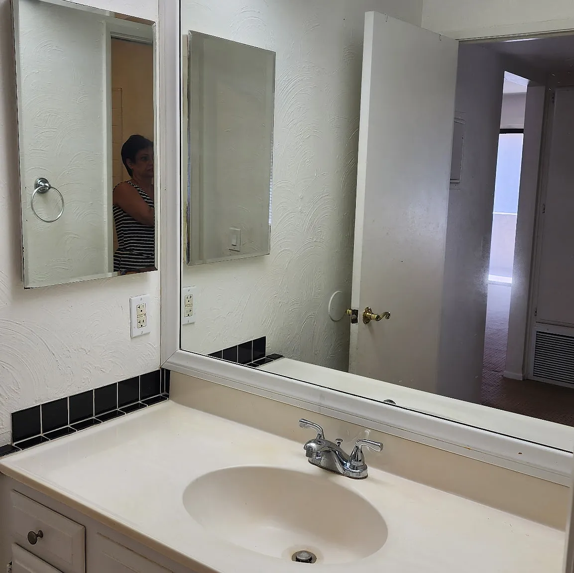 2 bed, 930 sqft, $2,800 — Photo 2