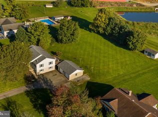 4041 E Newport Rd, Gordonville, PA 17529